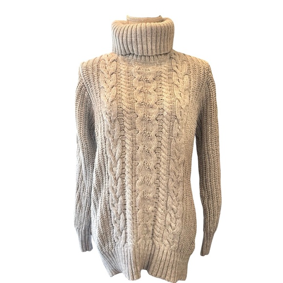 GAP Sweaters - GAP Cable Knit Turtleneck Cozy Light Gray Sweater
